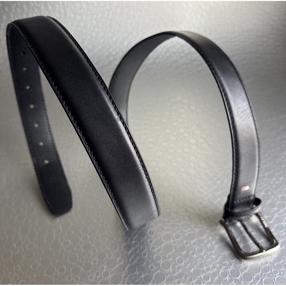 Tommy Hilfiger Mens Black Coated Leather Dress Belt Size 42 105 Vintage Preppy